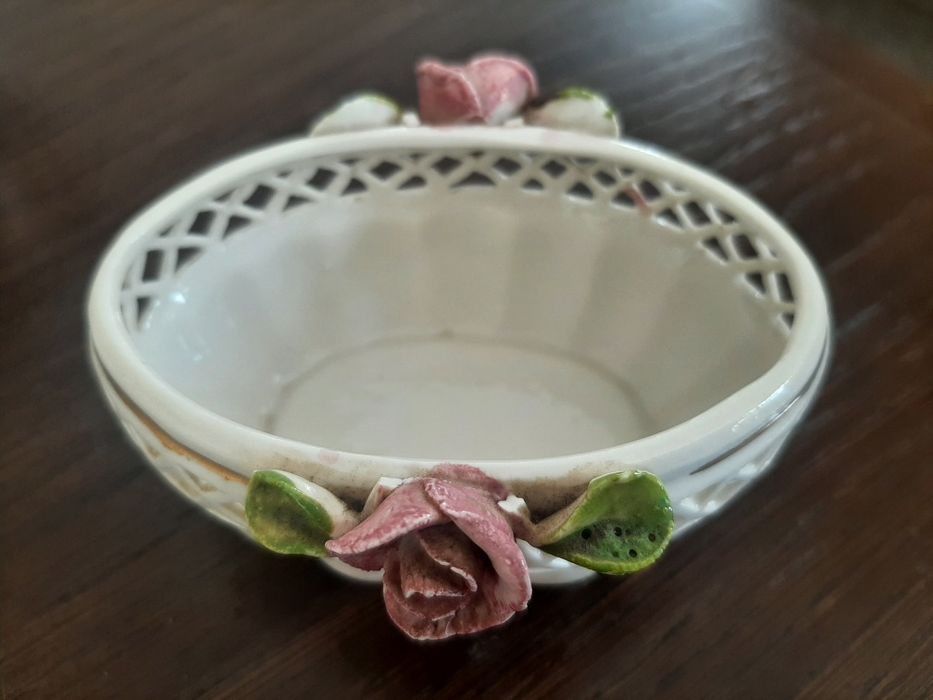 Ażurowy zestaw porcelanowy - 5 el.