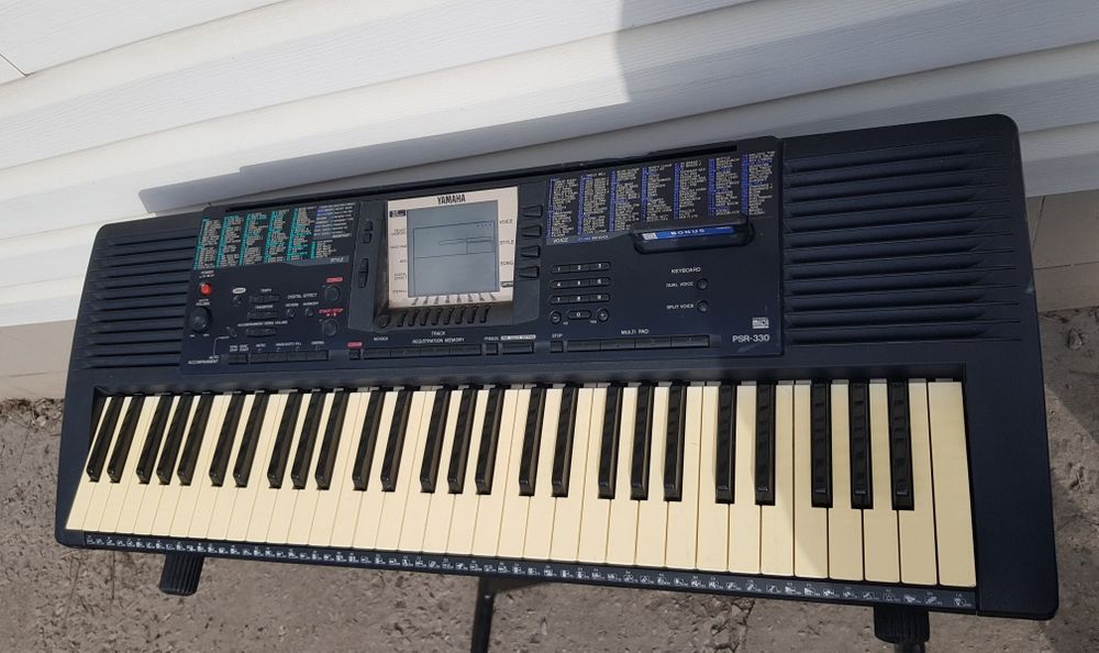 Синтезатор Yamaha PSR 330 б/у з Німеччини