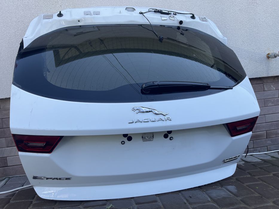 Jaguar E Pace кришка багажника