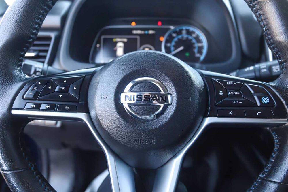 Nissan LEAF SV      2020