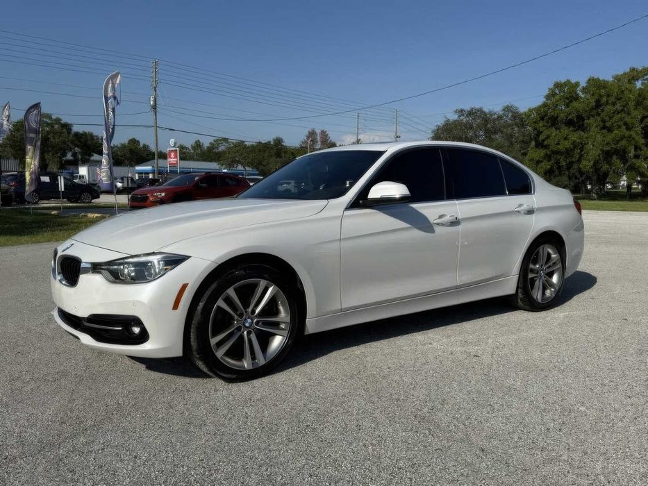 BMW 3 Series 330i      2018