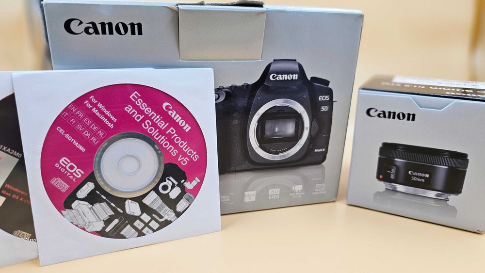 Canon EOS 5D Mark II + Canon 50mm STM + Battery Grip BG-E6 комплект