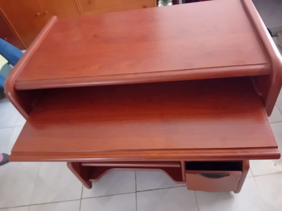 Secretária computador muito bom estado