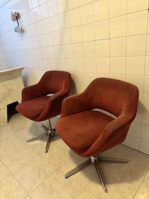 4 Cadeirões Vintage Anos 70 – Giratórias – Veludo Vermelho