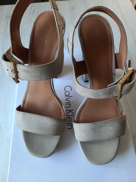 Бежевые серые нюдовые босоножки Calvin Klein р. 37 38 высокий каблук