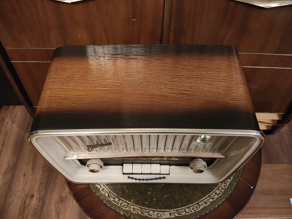 Radio lampowe Telefunken Jubilate 88-101 FM