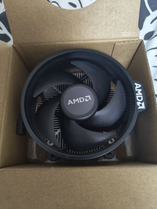 Chłodzenie AM4 + AM5 procesora AMD Wraith Stealth