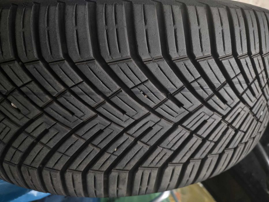 Continental AllSeasonContact 2 235/45 R19 99 W XL