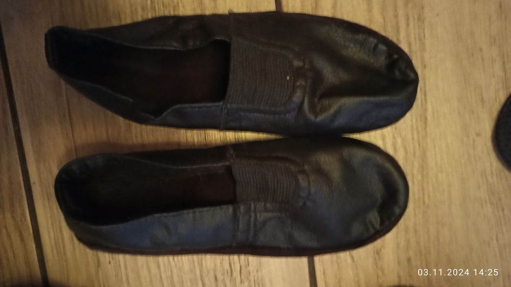 Чешки дитячі шкіра, чорні