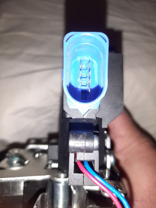 Замок задней правой двери Touareg GP, 7L0839016D, 7 пинов.