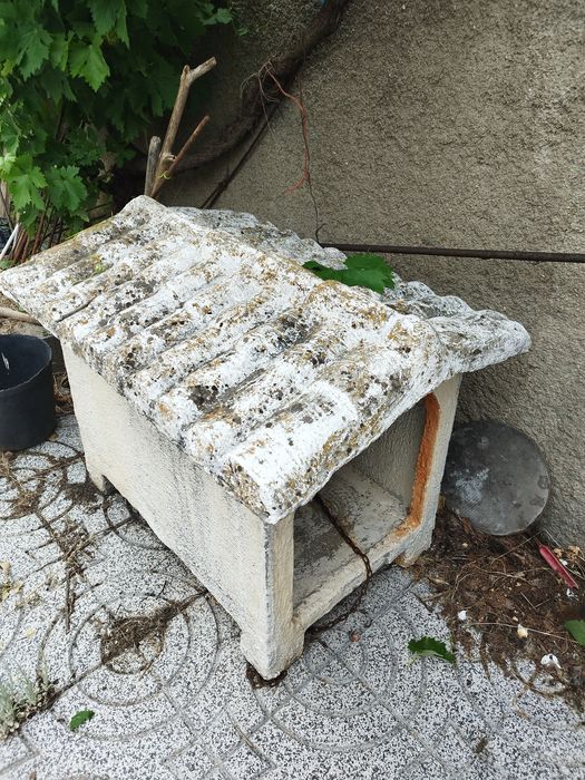Vendo casota em cimento 37 euros