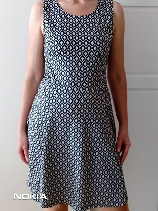 Sukienka z łezką czarno-biała 38 H&M