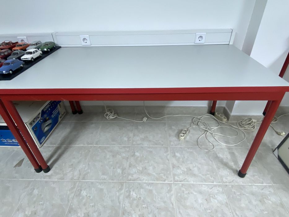 Mesa Escolar como nova