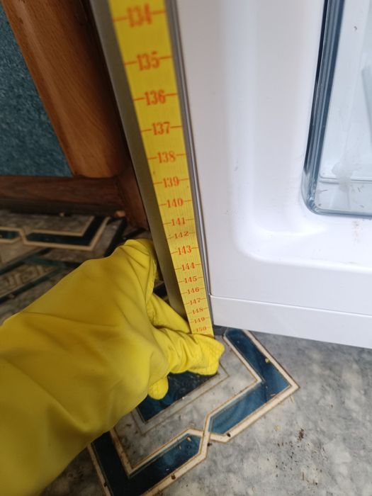 Lodówka Sharp 150 cm  wysokości