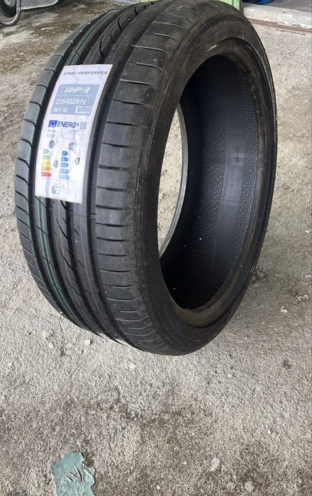 2 Pneus 235/40ZR19