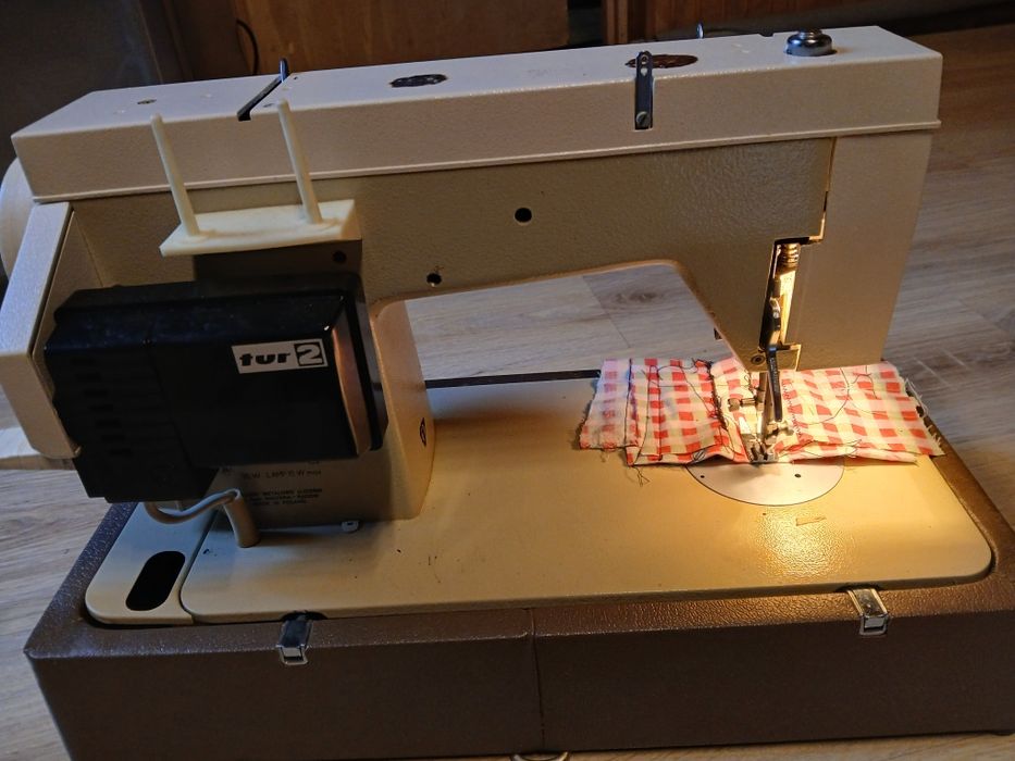 Maszyna do szycia łucznik tur2