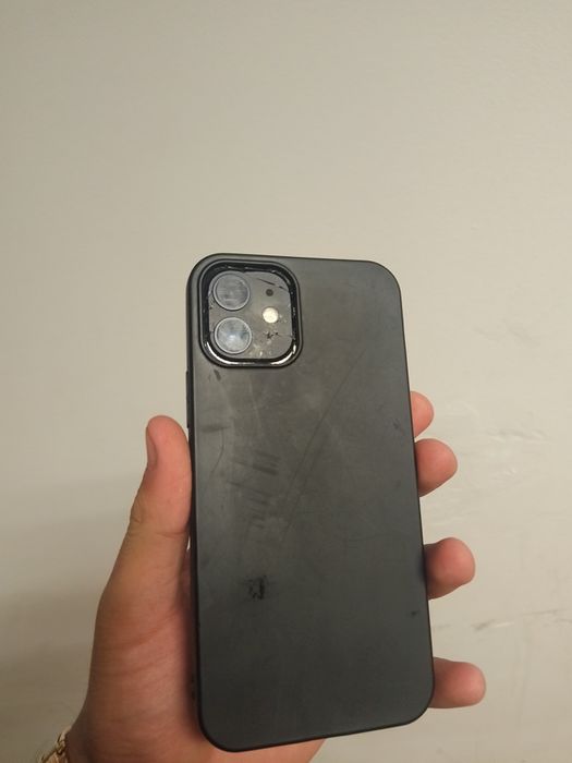 iPhone 12  64GB  Bat 80%