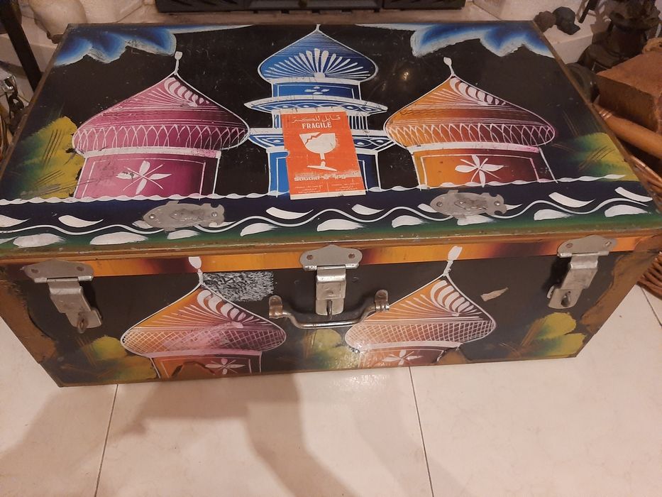 Arca Mala Bau pintado mão chapa e ferro