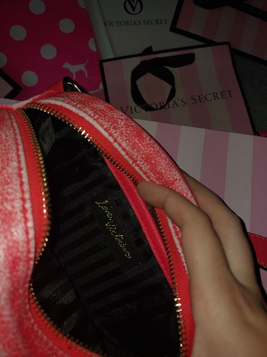Torebka nerka Victoria's Secret czerwona saszetka