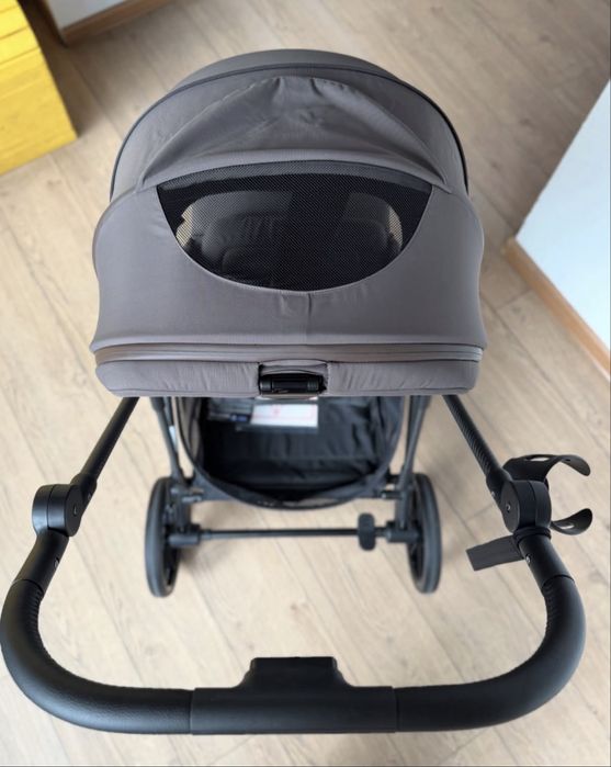Коляска прогулянкова CARRELLO Extra