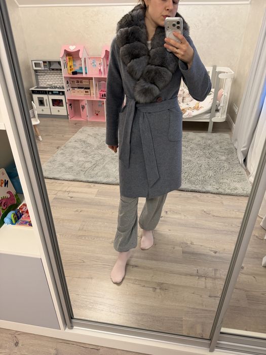 Фірмове пальто стан  ідеальний