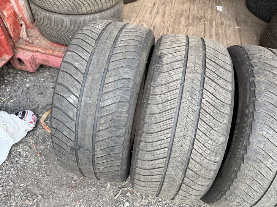 255/40/20 Michelin PA4