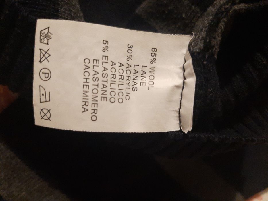 Sweter męski r.M 65 % wełna w paski