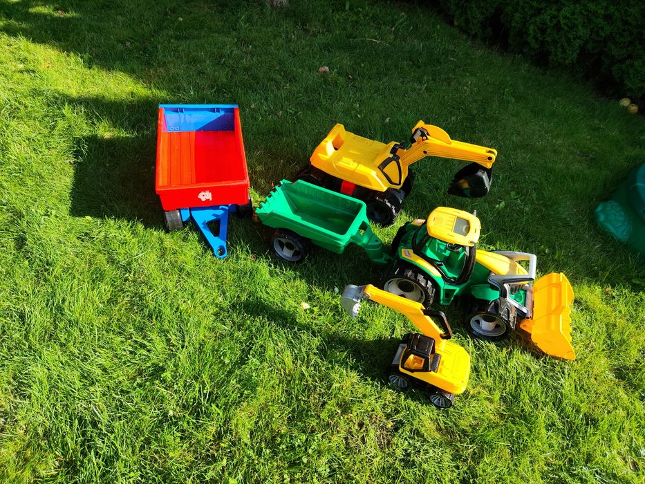 Zabawki ogrodowe koparką traktor przyczepa lena
