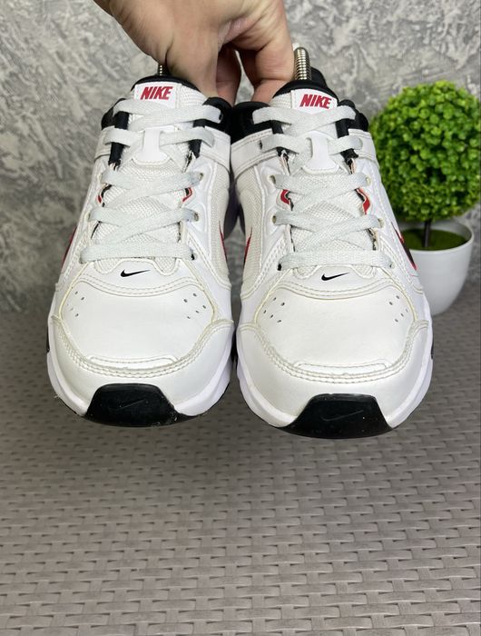 Nike Monarch кроссовки 41 размер спортивные кожаные белые