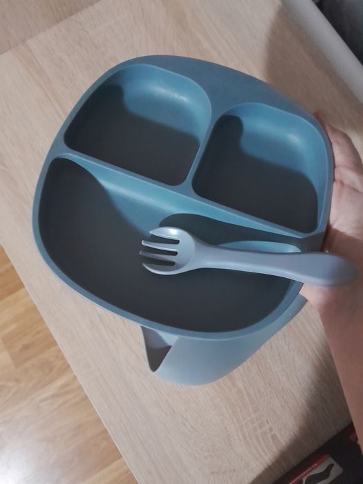 Продам дитячий посуд