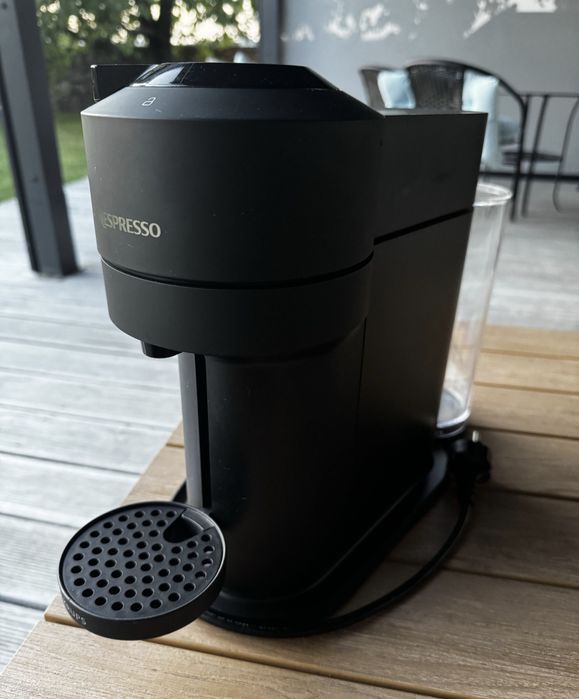 Ekspres DELONGHI Nespresso Vertuo Next ENV 120.BM Czarny