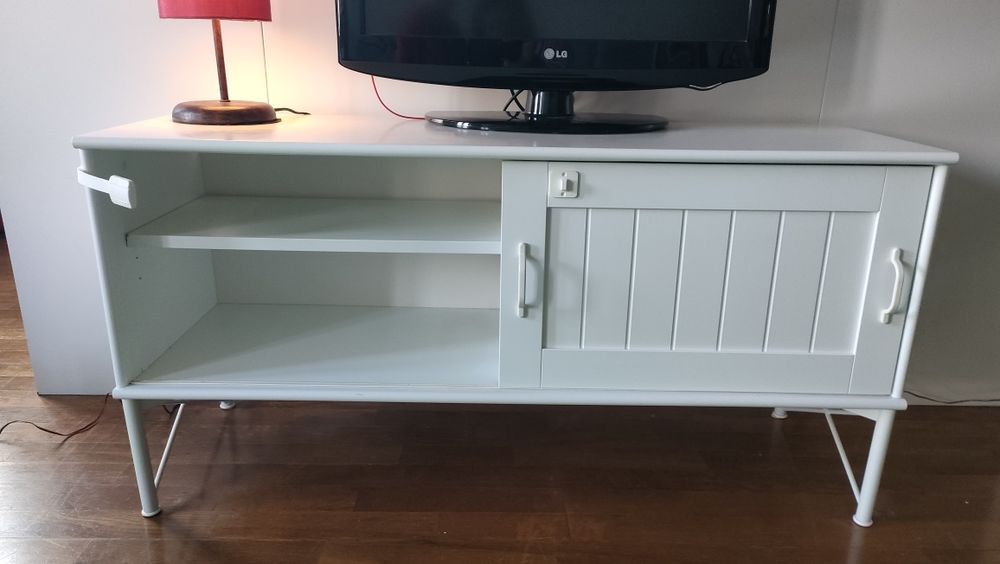 Móvel de TV branco ikea