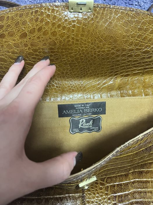 Вінтажна сумка із шкіри крокодила.