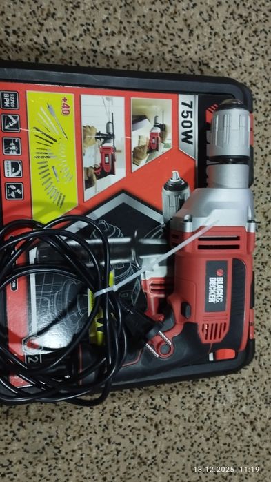 Дриль ударна Black Decker