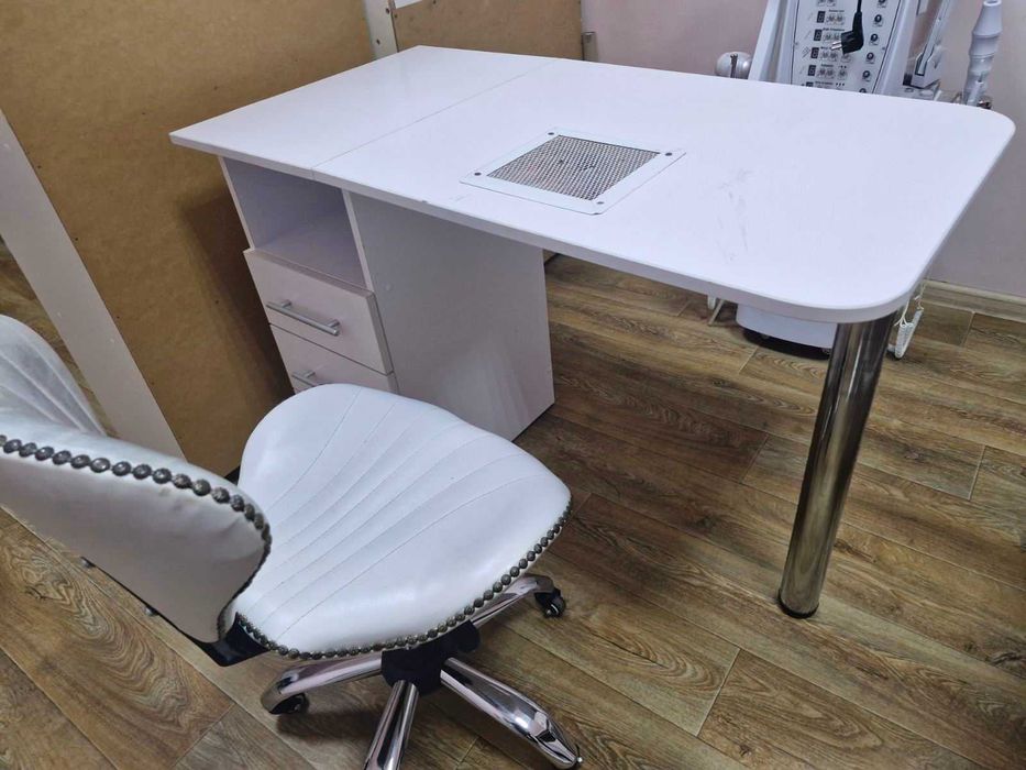 Стіл для манікюра 105/55/77