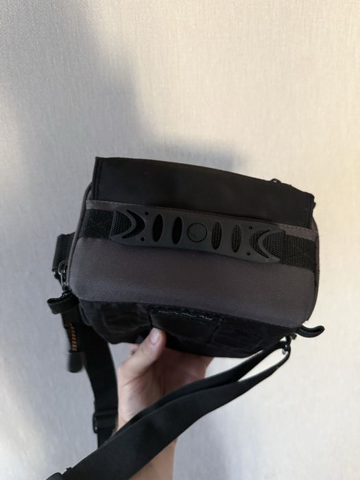 Сумка Lowepro Nova Mini AW