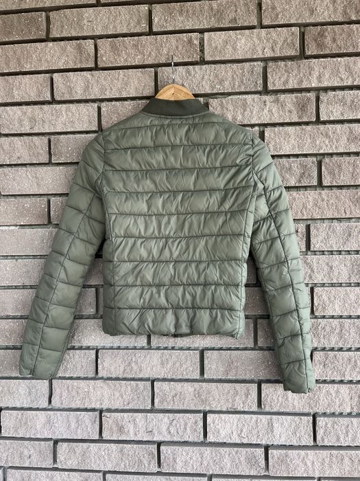 Весняна-осіння куртка розміру xs, кольору хакі, куртка жіноча на весну