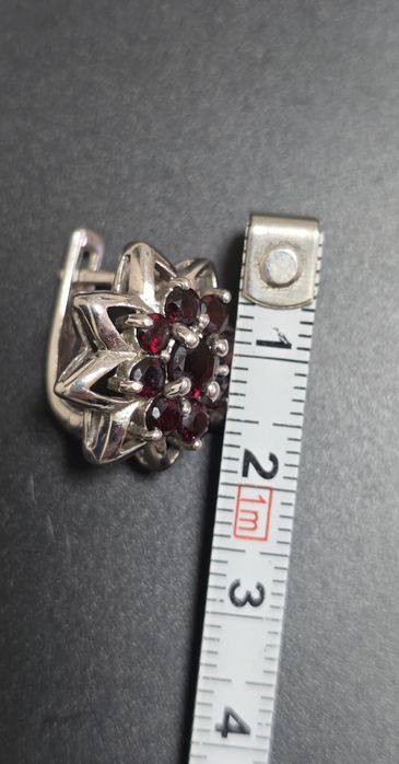 Срібний набір з гранатом.