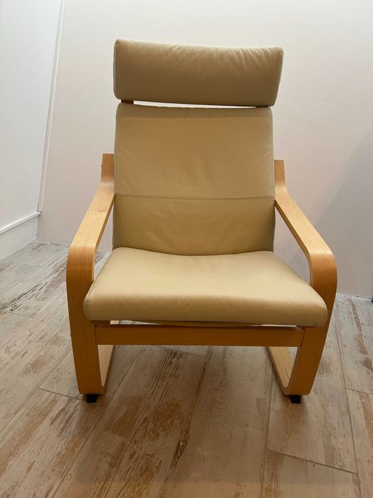 Poltrona IKEA POÄNG em pele bege