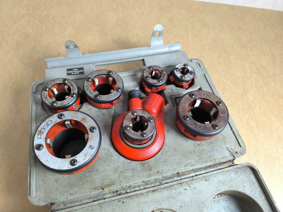 Zestaw gwintowników / gwintownice RIDGID R-200