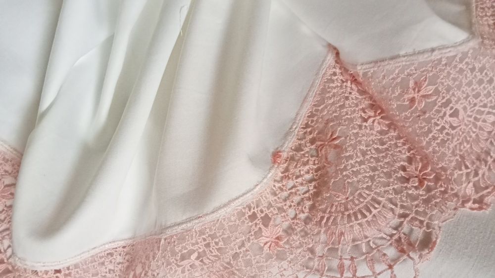 Dois lençóis de grades com renda Bilros tecido conhecido casca de ovo