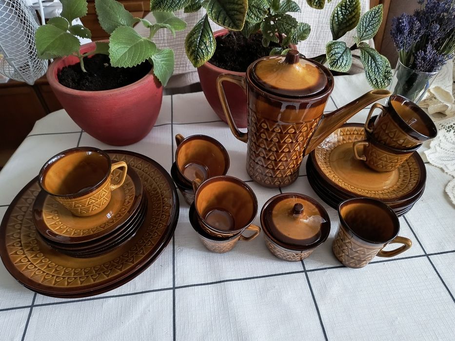 Sprzedam serwis do kawy +telerzyki deserowe" Chodzież" PRL