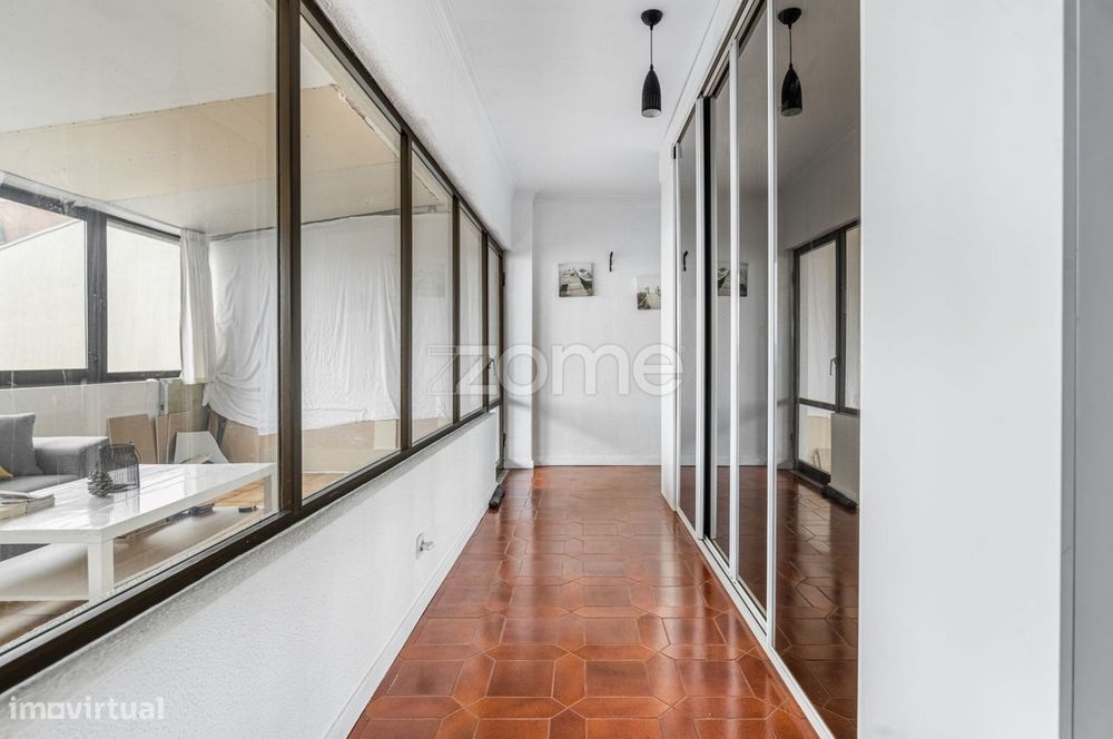 Apartamento T3 de cobertura, com terraço e garagem