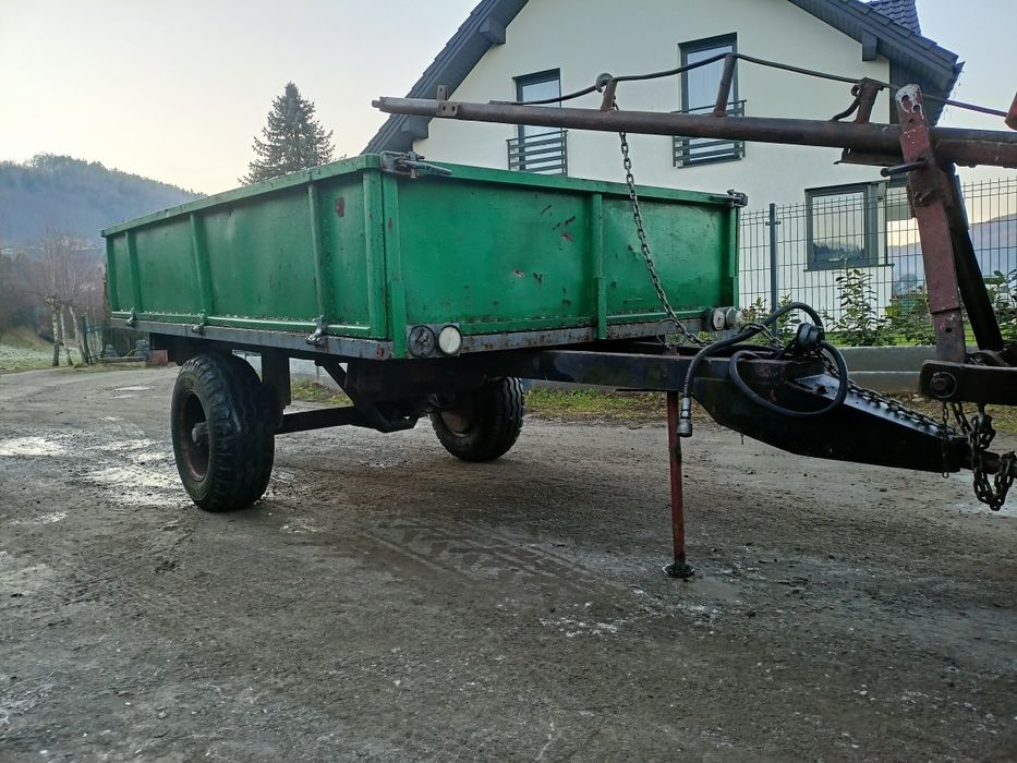 Przyczepa wywrotka z kiprem ma 3 strony  koła balonowe