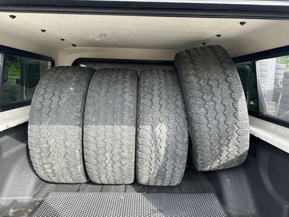 285/55r20 покришки резина комплект
