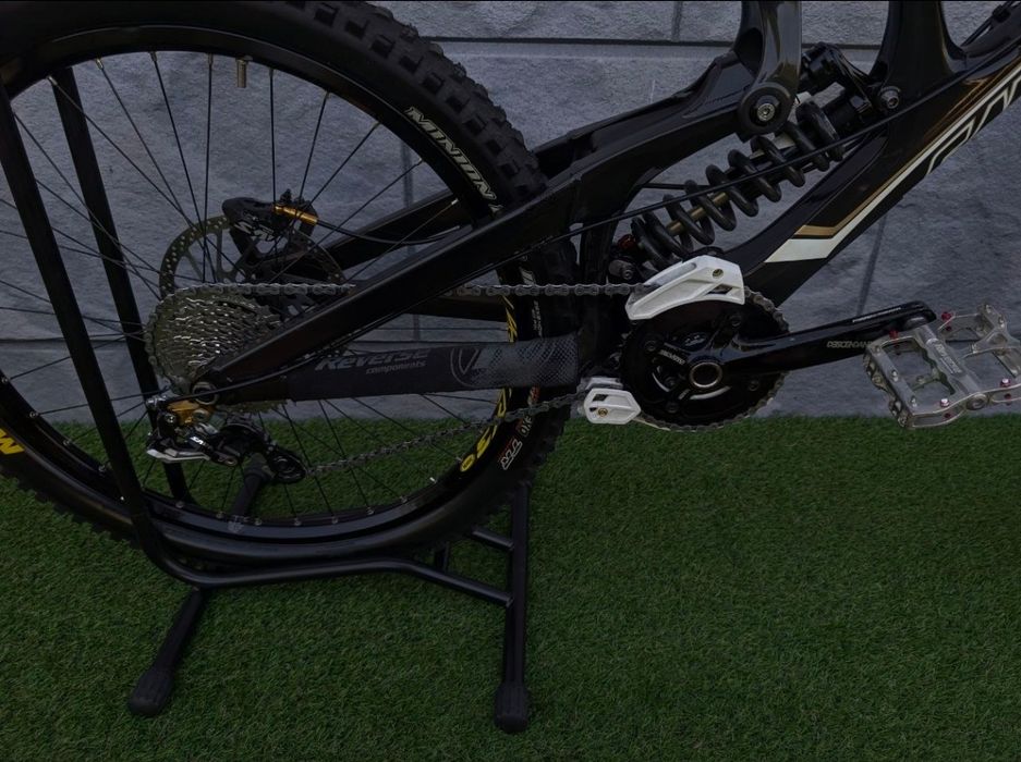 Велосипед Santa Cruz V10 carbon