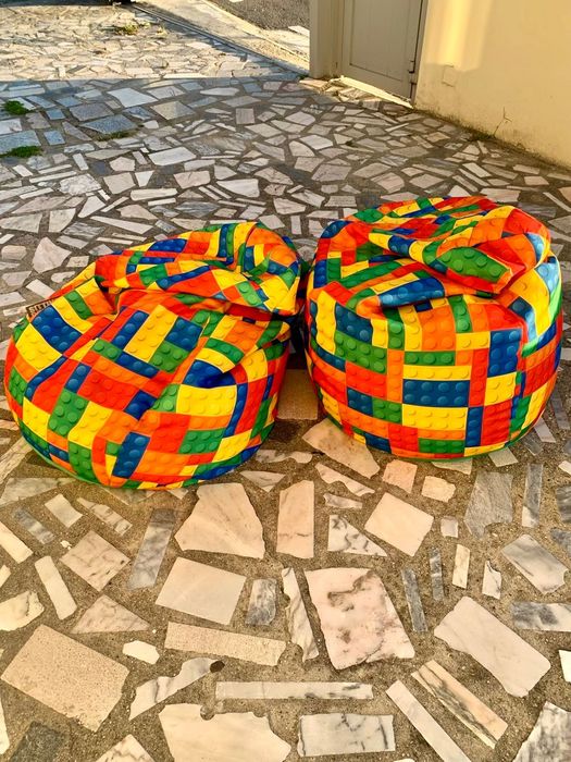 Pufes padrão Lego