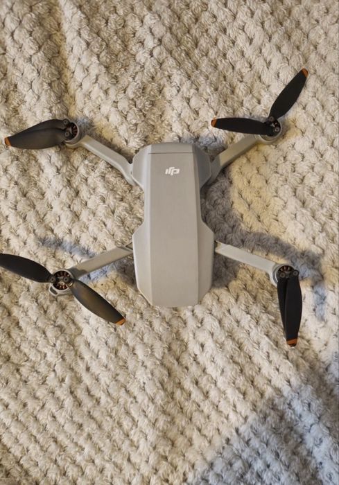 Dron DJI Mini 2 SE Combo