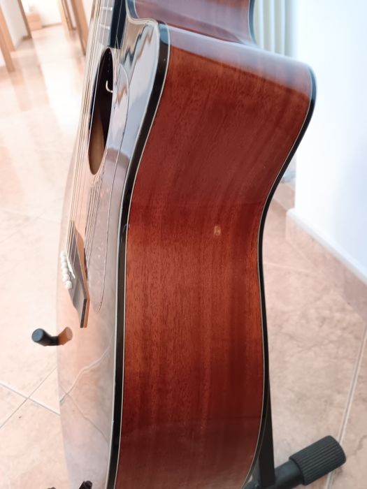 Guitarra Walden eletro-acústica