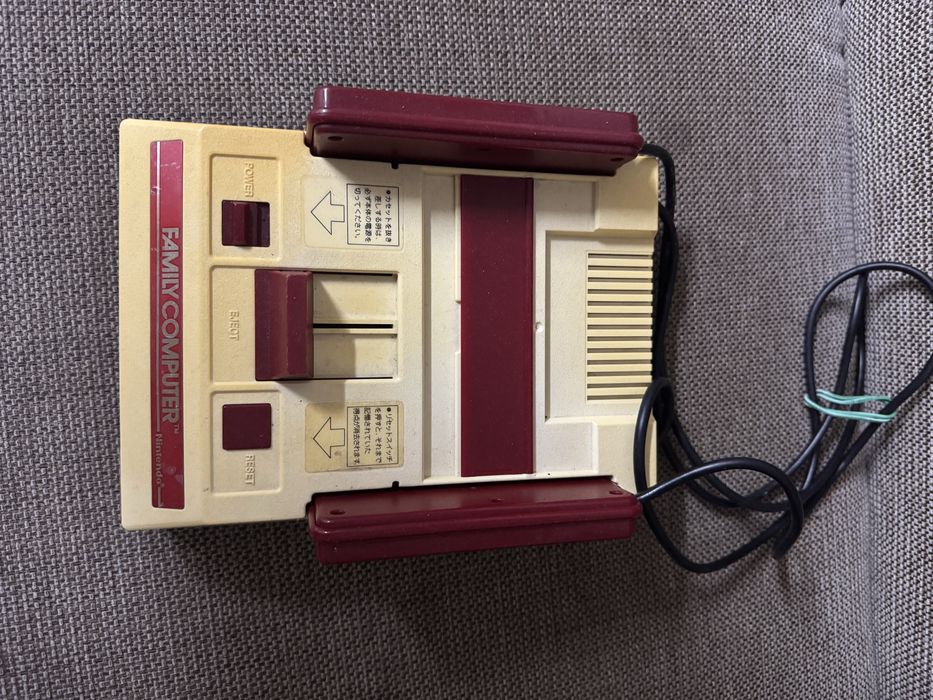 Nintendo Famicom